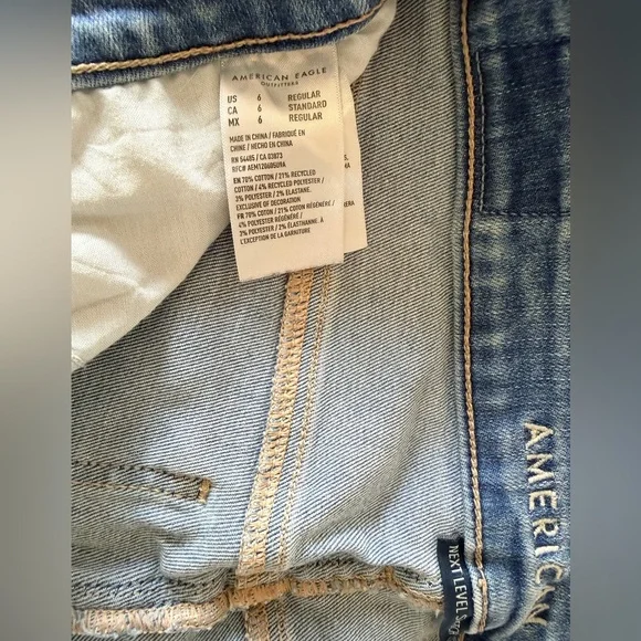 American Eagle Outfitters Light Blue Distressed Skinny Jeans - Picture 4 of 4
